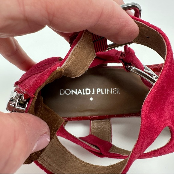 DONALD J PLINER EDEN DUAL BUCKLE WEDGE SUEDE SANDAL 8.5 - Picture 12 of 15